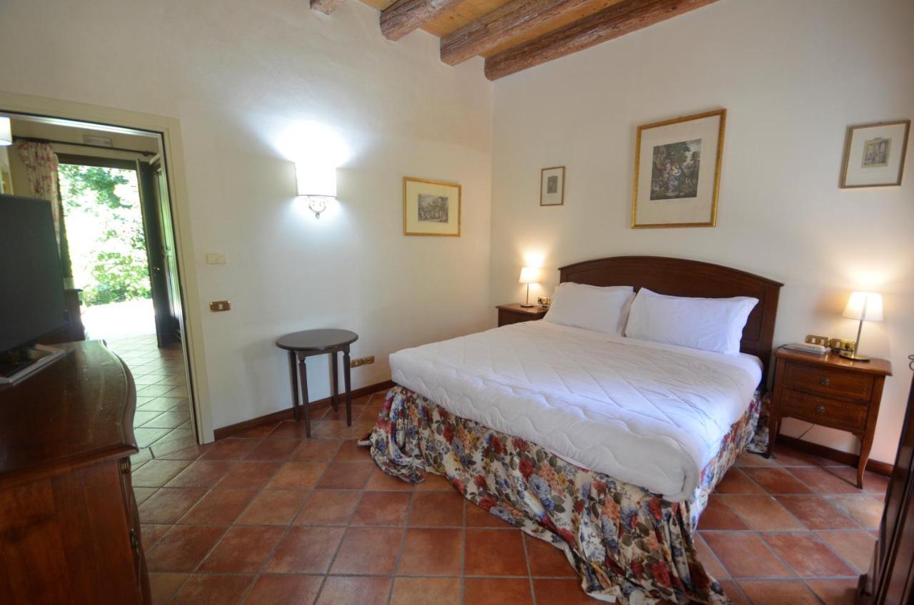 Hotel Villa Luppis Pasiano Di Pordenone Bagian luar foto