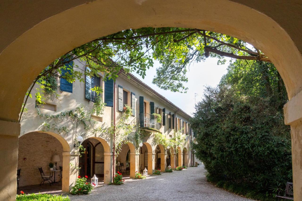 Hotel Villa Luppis Pasiano Di Pordenone Bagian luar foto