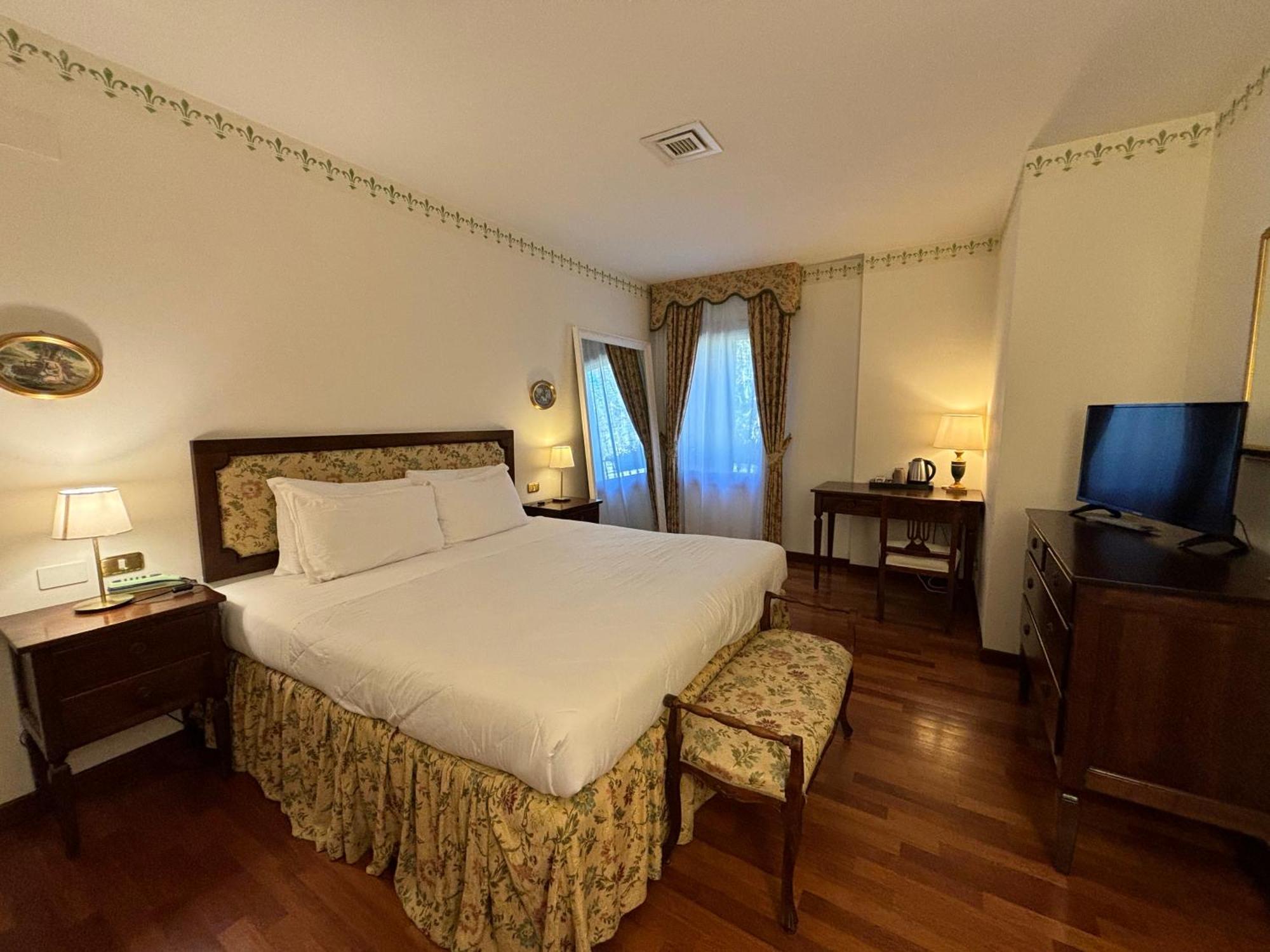 Hotel Villa Luppis Pasiano Di Pordenone Bagian luar foto