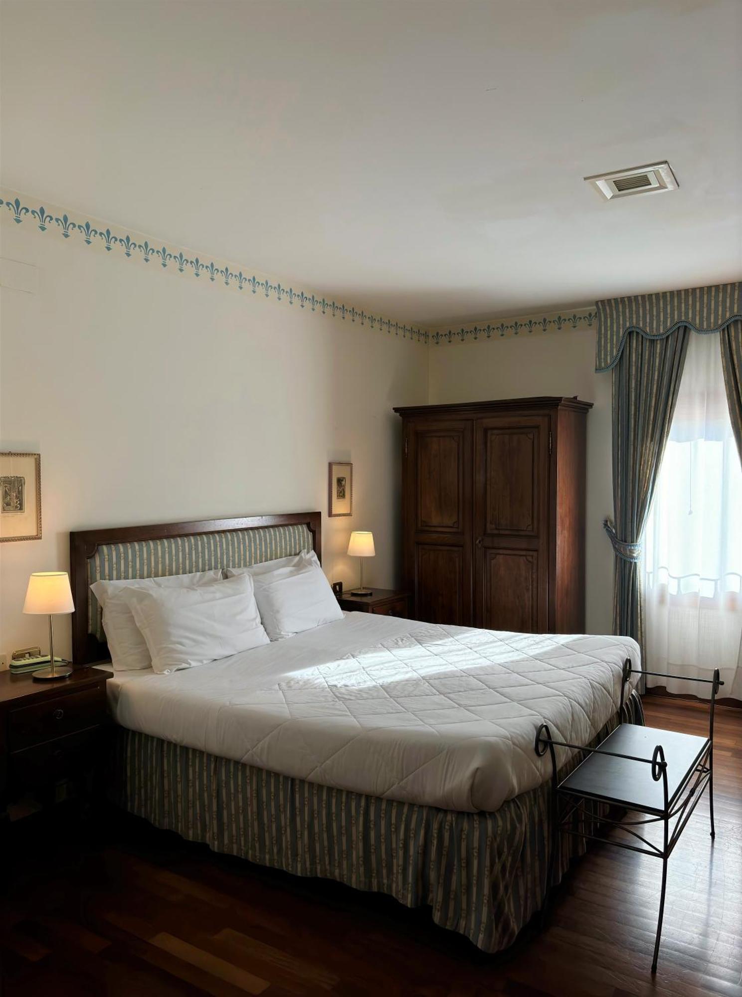 Hotel Villa Luppis Pasiano Di Pordenone Bagian luar foto
